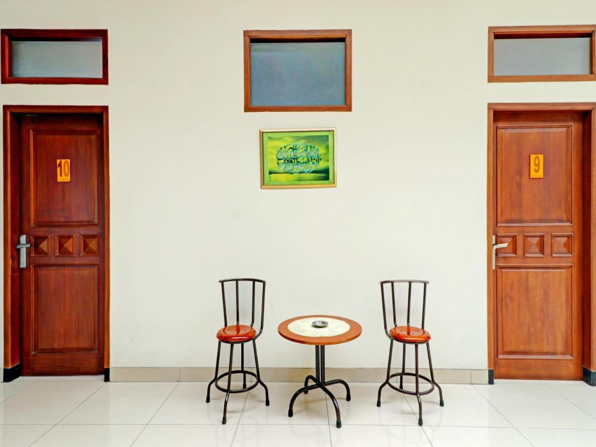 Oyo 90347 Hotel Srikandi Syariah Tasikmalaya Luaran gambar