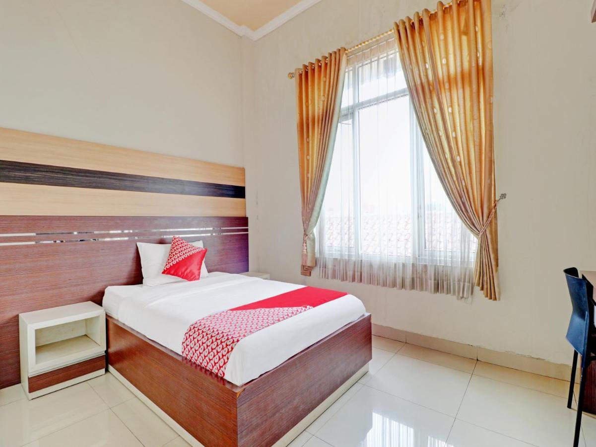 Oyo 90347 Hotel Srikandi Syariah Tasikmalaya Luaran gambar